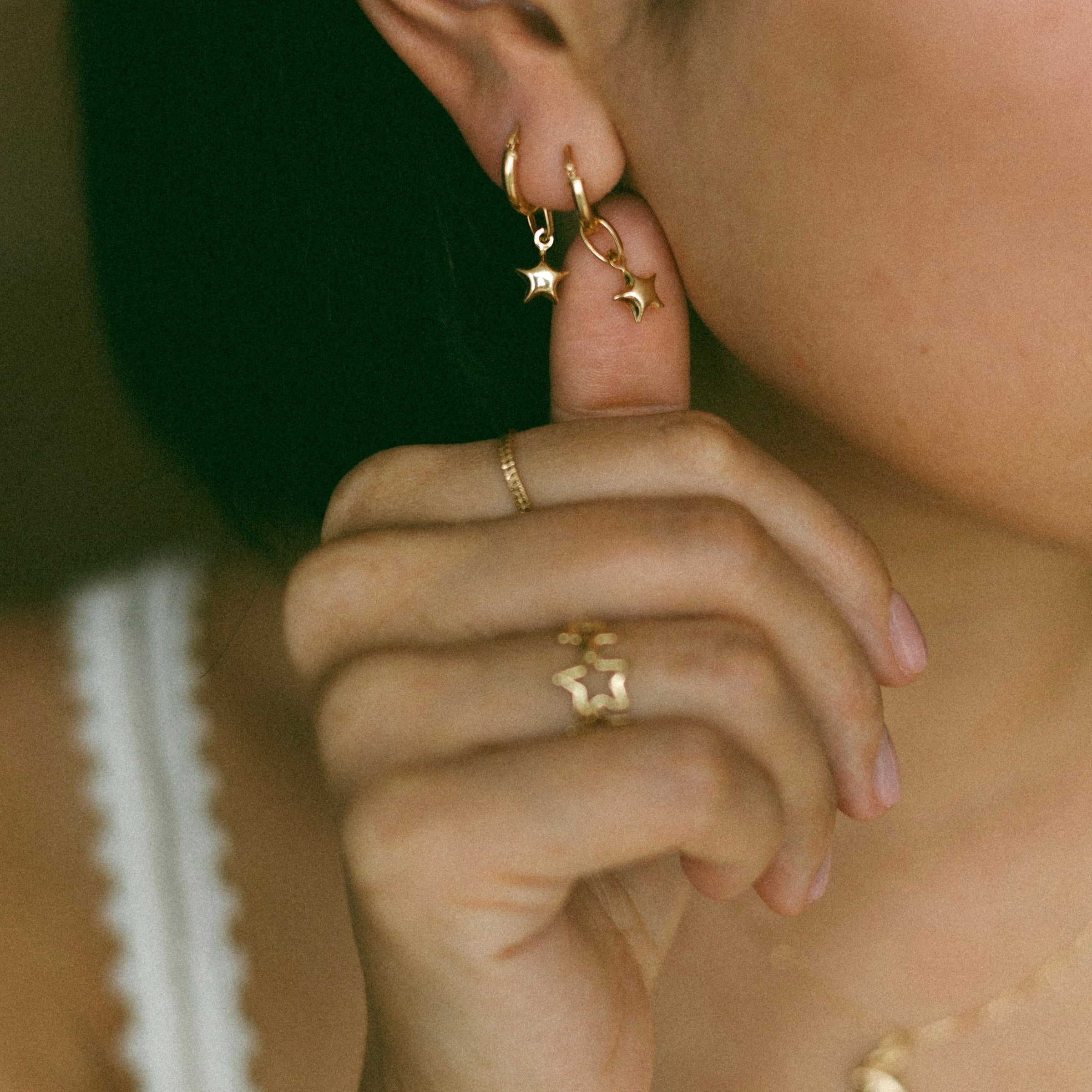 Ohrringe und Ohrstecker