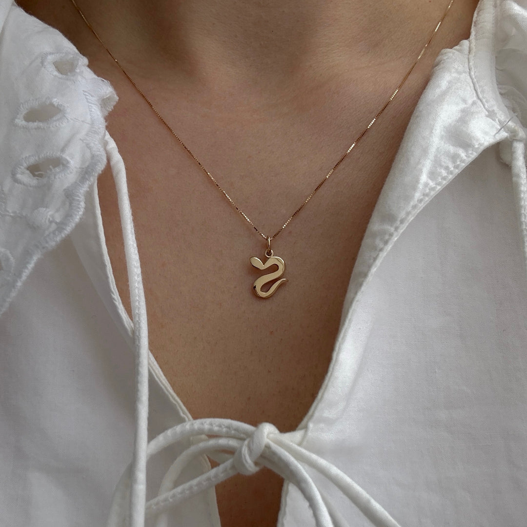 Anhänger ATHENA 18kt Gold, 9 x 11 mm, poliert